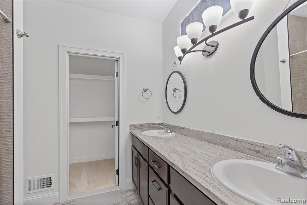 47467 Bayside Circle W, Chesterfield, MI 48047 — Photo 14