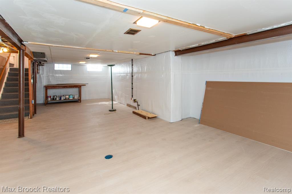 718 Meadowdale Street, Ferndale, MI 48220 — Photo 32