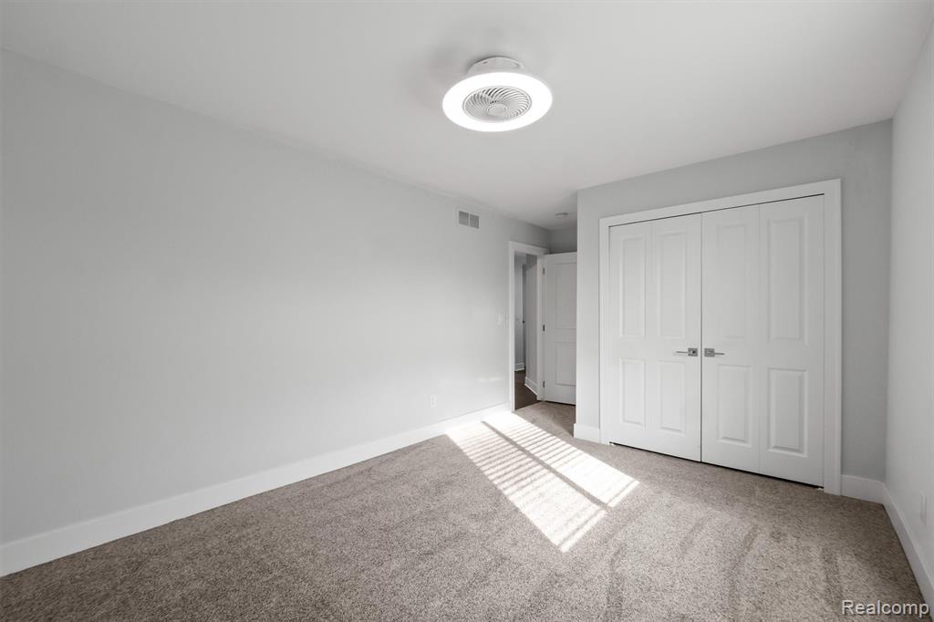 4001 Elmhurst Road, Waterford, MI 48328 — Photo 13