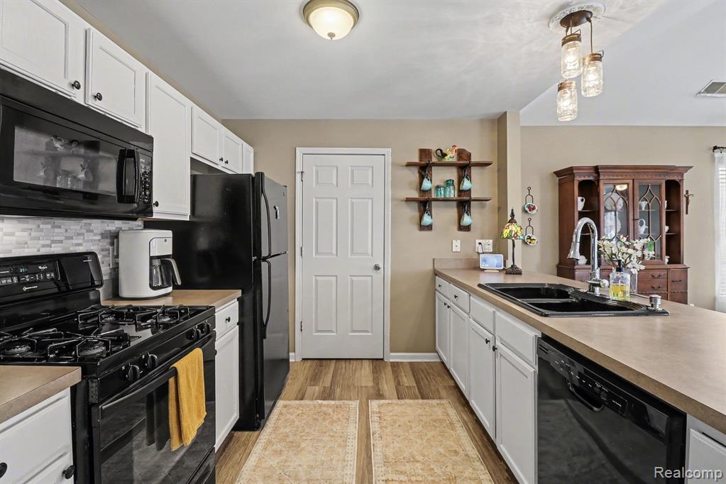 3379 Kneeland Circle, 108, Howell, MI 48843 — Photo 20