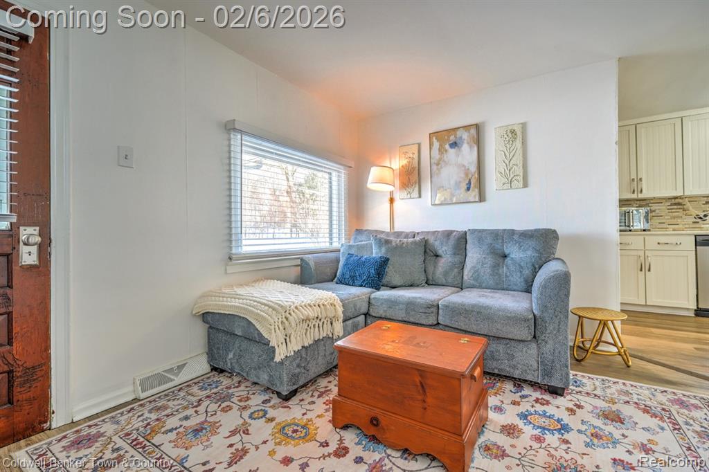 539 Fowler Street, Howell, MI 48843 — Photo 8