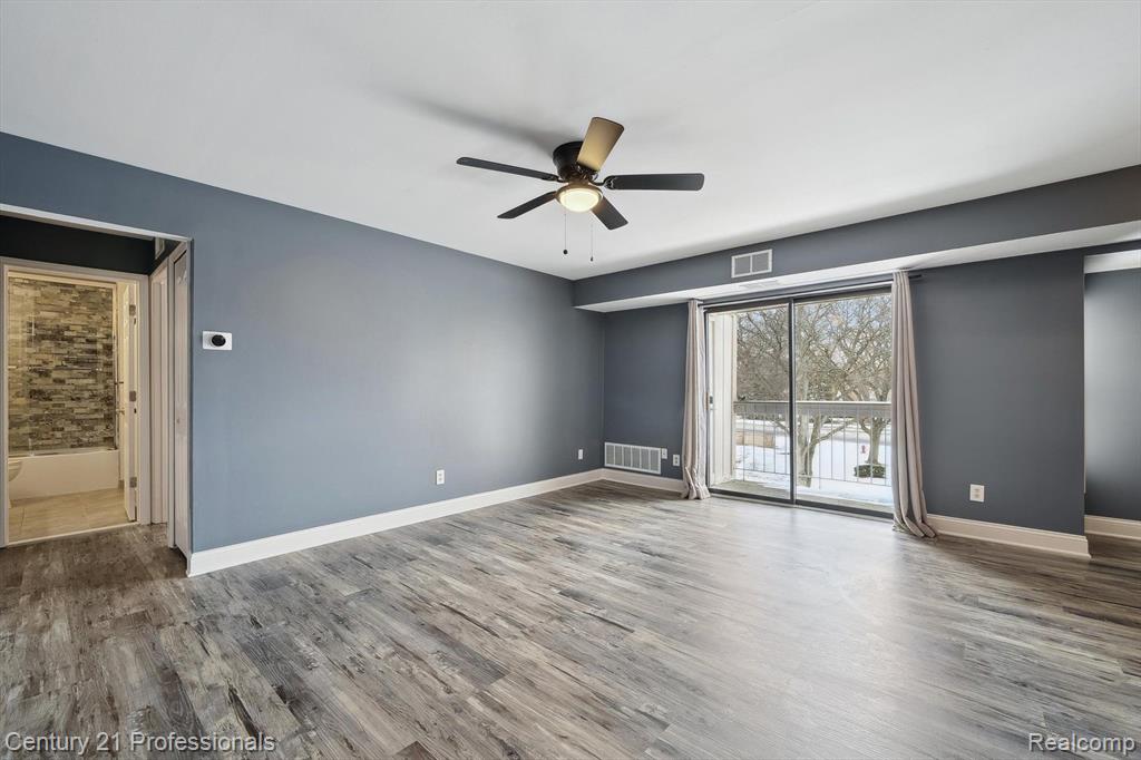 30535 W 14 MILE Road, 20, Farmington Hills, MI 48334 — Photo 6