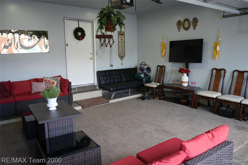 6426 Chase Road, Dearborn, MI 48126 — Photo 32