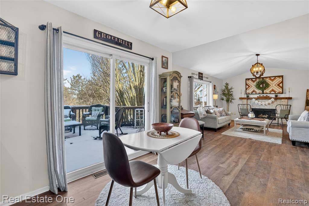 564 Dorchester Way, Milford, MI 48381 — Photo 15