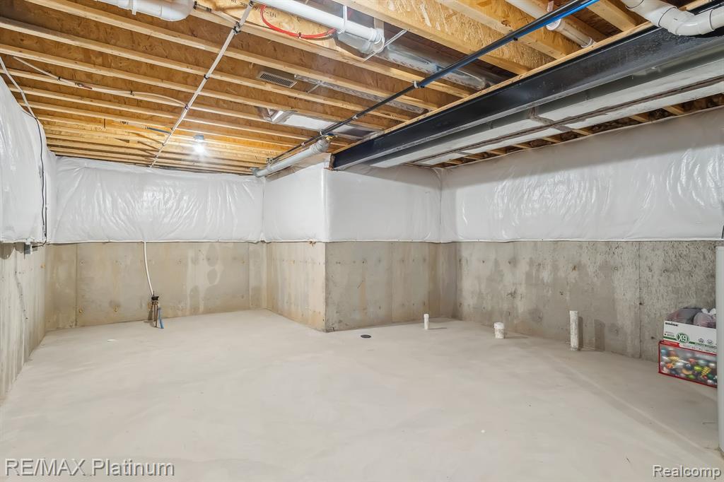 8194 ALYSSA Drive, Brighton, MI 48116 — Photo 32