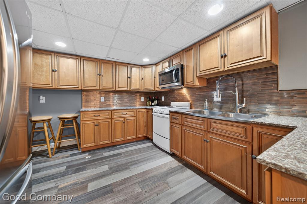 43169 Ashbury Drive, Novi, MI — Photo 44