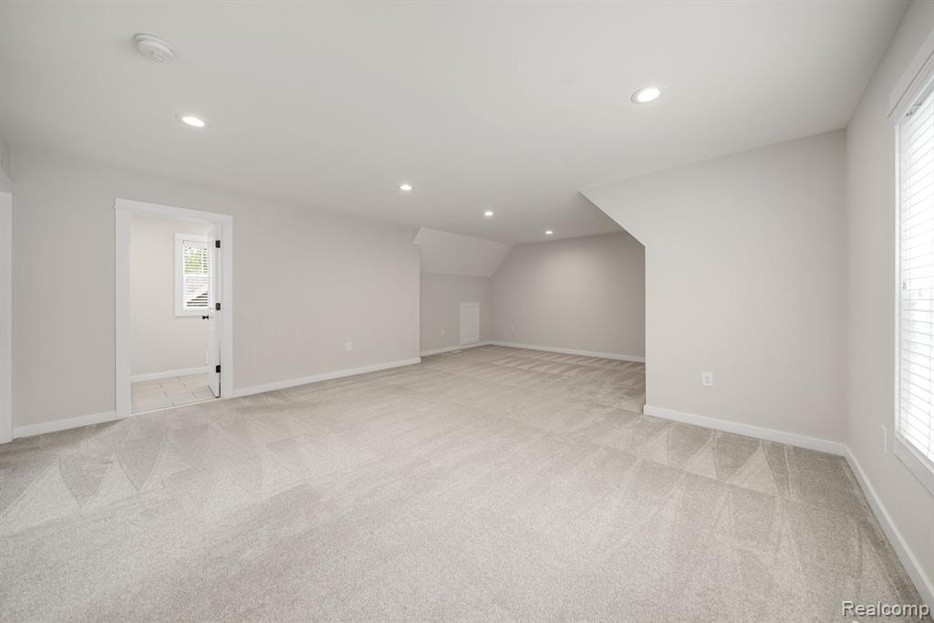 821 MAXWELL Avenue, Royal Oak, MI 48067 — Photo 24