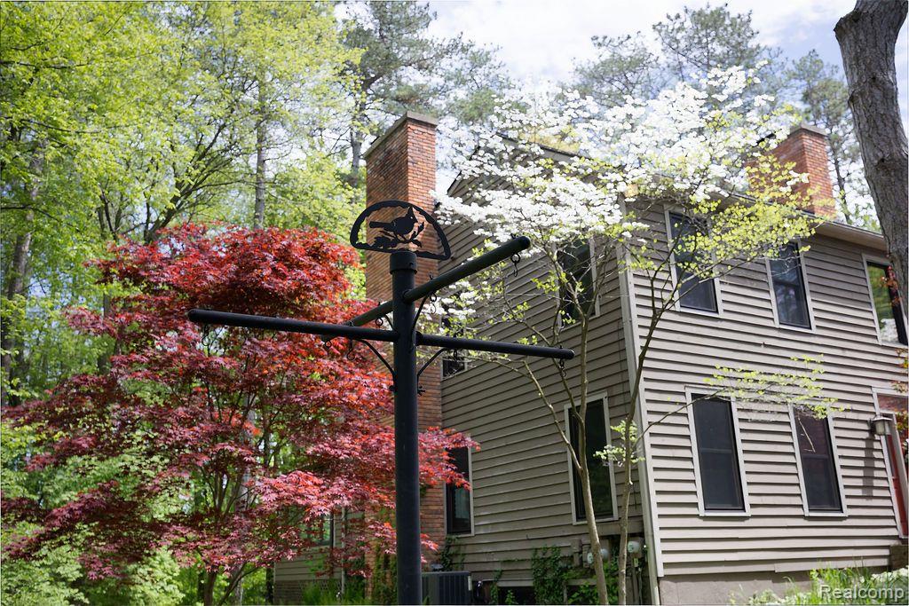 1827 HIGH HOLLOW Drive, Ann Arbor, MI 48103 — Photo 10