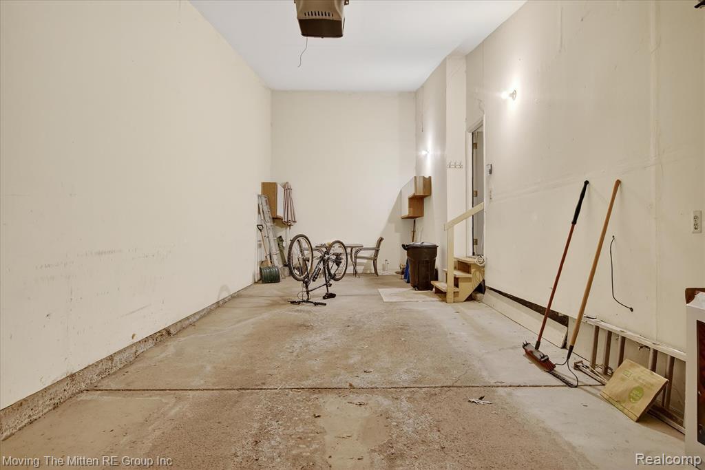 7127 Danbrooke Court, West Bloomfield, MI, 00000