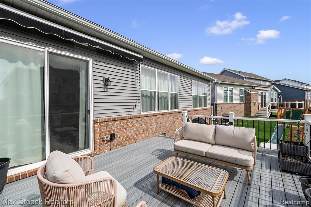 5526 Helmsdale Boulevard, West Bloomfield, MI — Photo 39