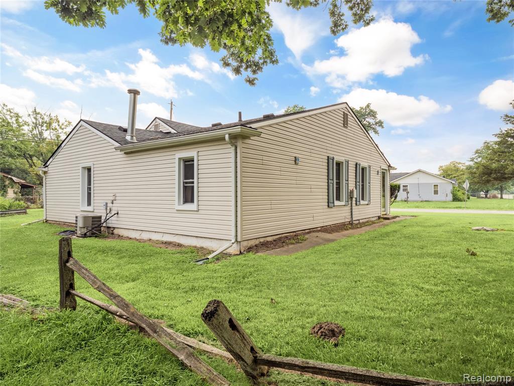 45175 Willis Road, Belleville, MI 48111 — Photo 29