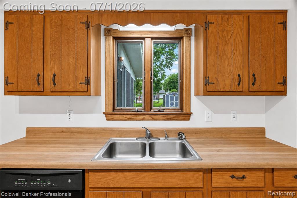 5410 Mancelona Drive, Grand Blanc, MI 48439 — Photo 8