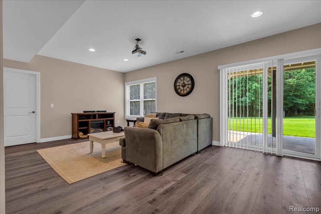4142 Oak Street, Grand Blanc, MI 48439 — Photo 35