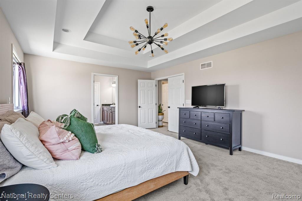 527 SOUTHSHORE Drive, Oxford, MI 48371 — Photo 32