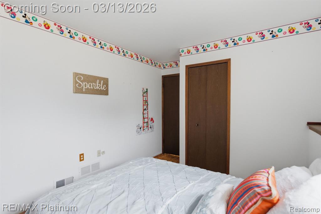 834 Abbey Lane, Milford, MI 48381 — Photo 15