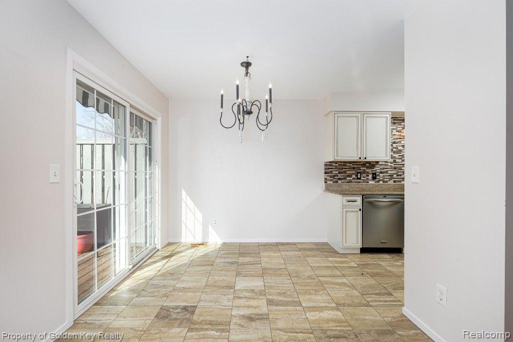 573 WINWOOD, Unit 34, Walled Lake, MI 48390 — Photo 6