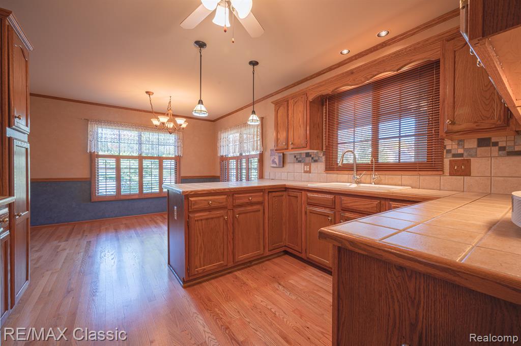 1049 ELMWOOD Drive, 13, Brighton, MI 48116 — Photo 9