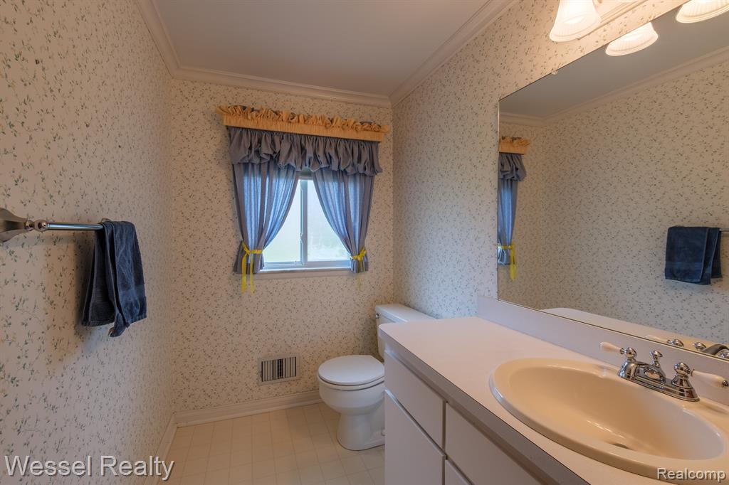 6769 DONNYBROOK Drive, Shelby Twp, MI 48316 — Photo 29