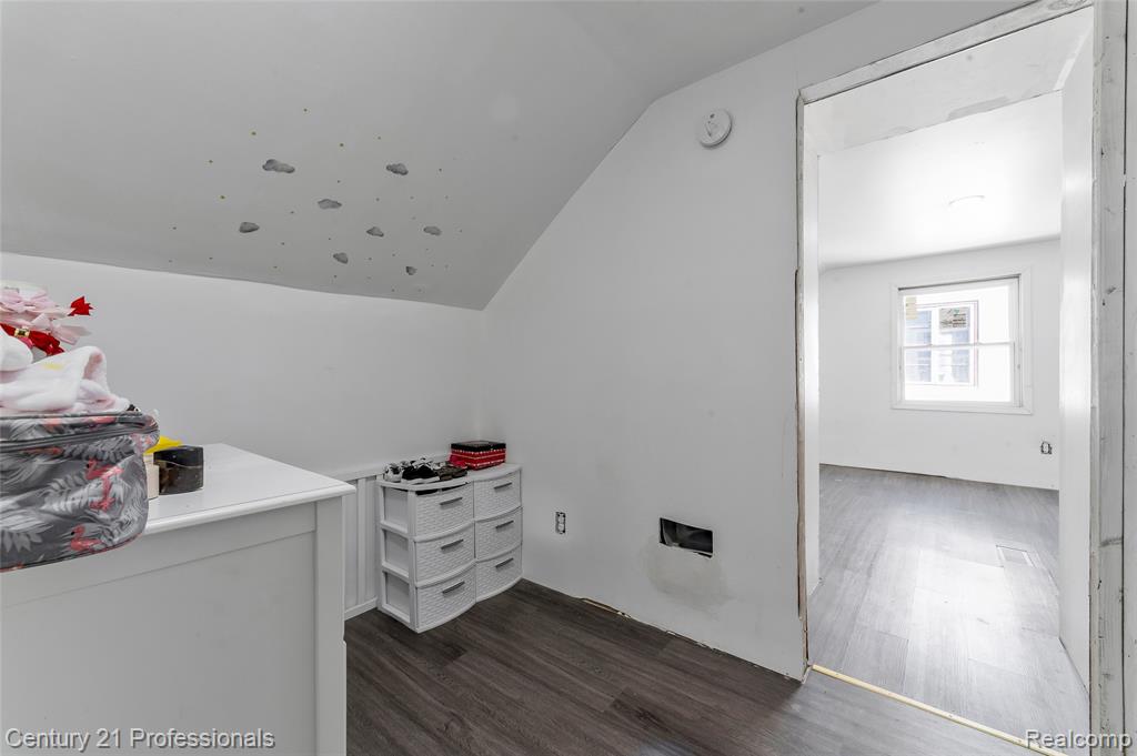 8040 Plainview Avenue, Detroit, MI 48228 — Photo 15