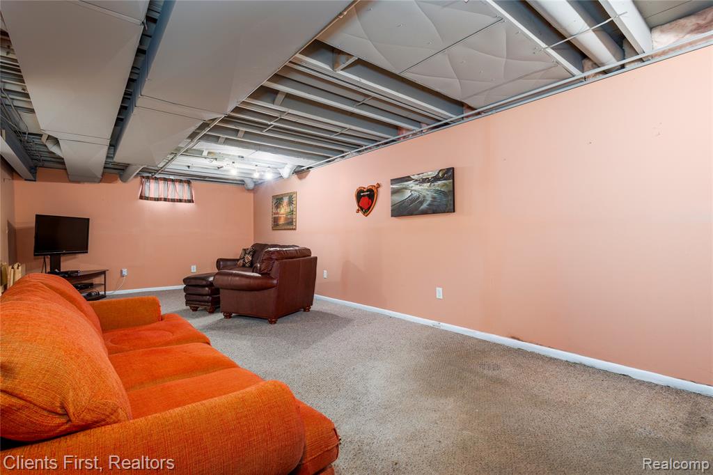43103 Pond Bluff Drive, Van Buren, MI 48111 — Photo 25