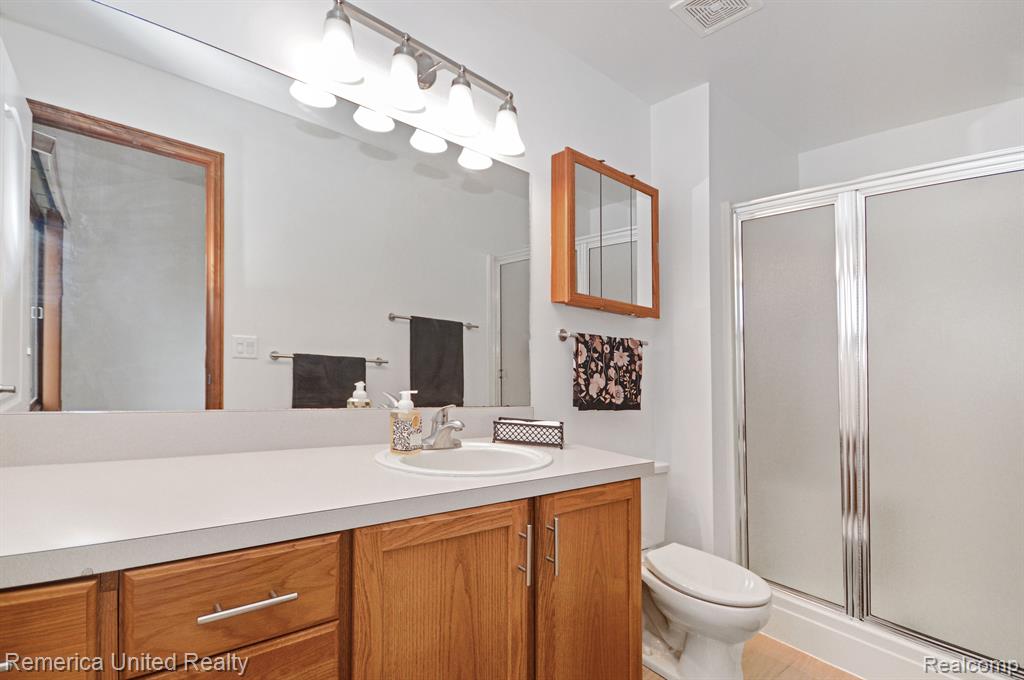 2781 HONEY SUCKLE Court, Wixom, MI 48393 — Photo 19