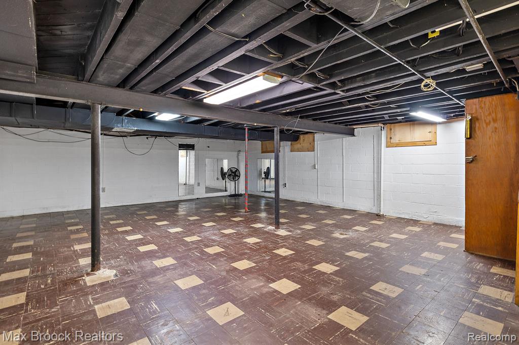 966 WOODLEA Street, Birmingham, MI 48009 — Photo 17