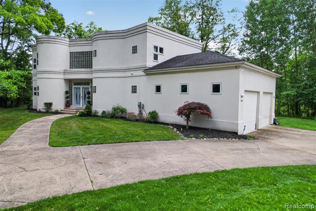 4845 Bryn Mawr Drive, Bloomfield Hills, MI 48301 — front exterior