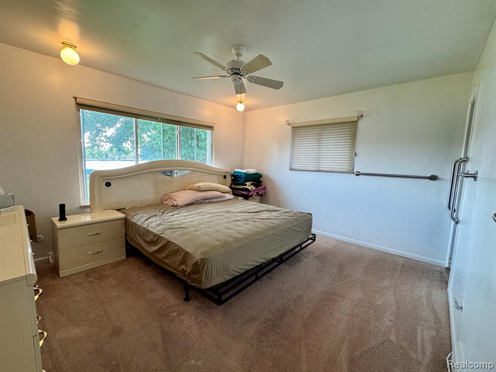 915 JAMES K Boulevard, Pontiac, MI 48341 — Photo 20