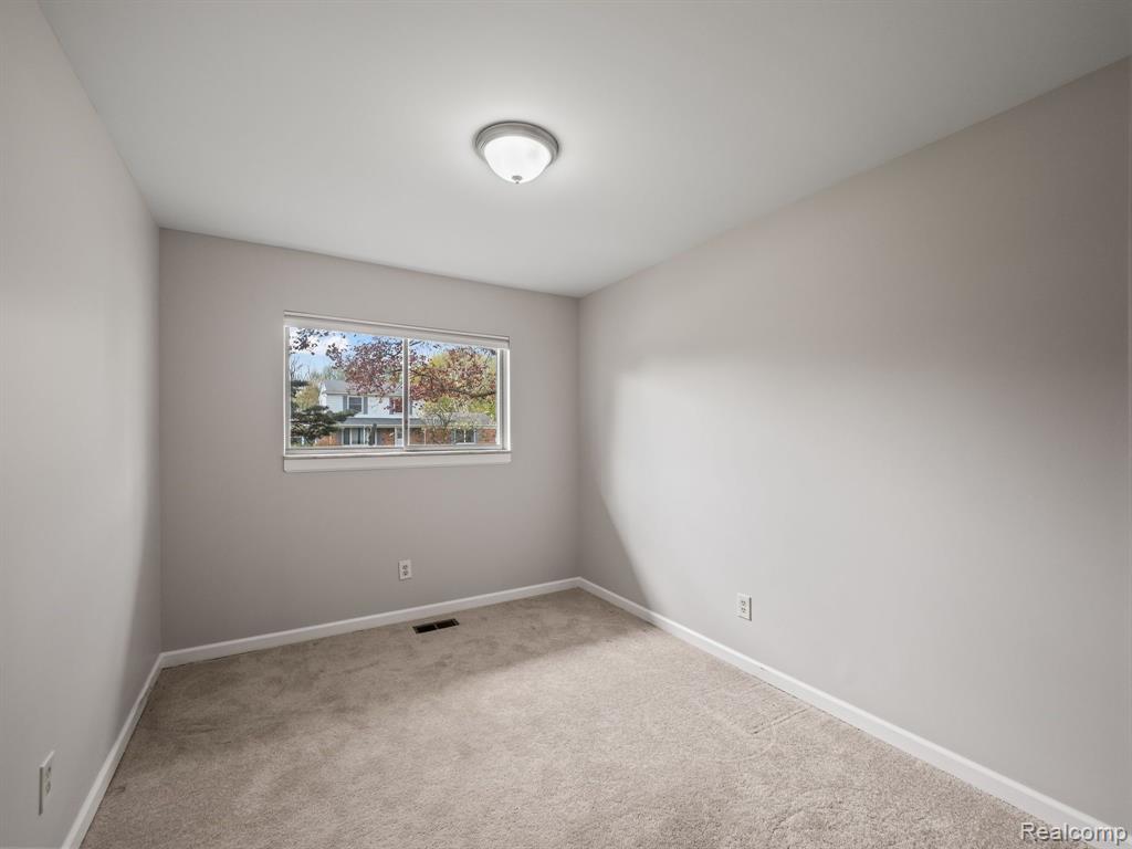 53810 BRUCE HILL Drive, Shelby Twp, MI 48316 — Photo 18