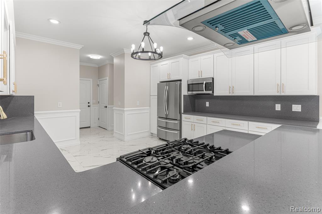 6735 Norborne Avenue, Dearborn, MI 48127 — Photo 17