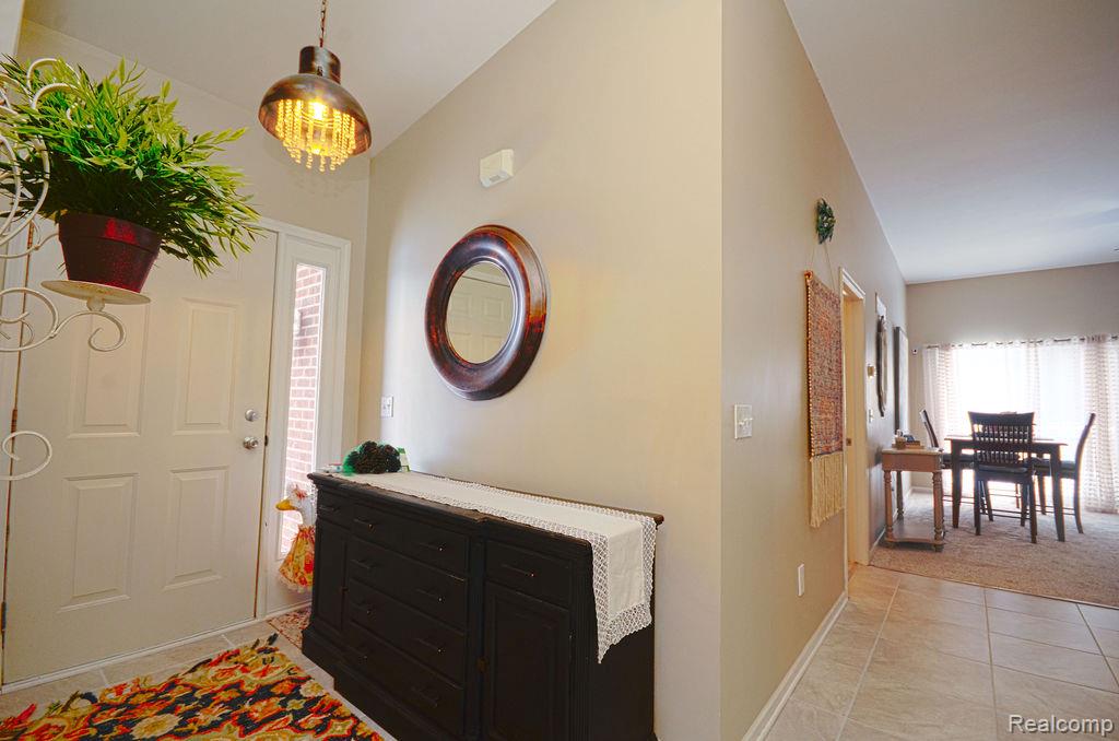 7968 Divot Drive E, 5, Waterford, MI 48327 — Photo 17