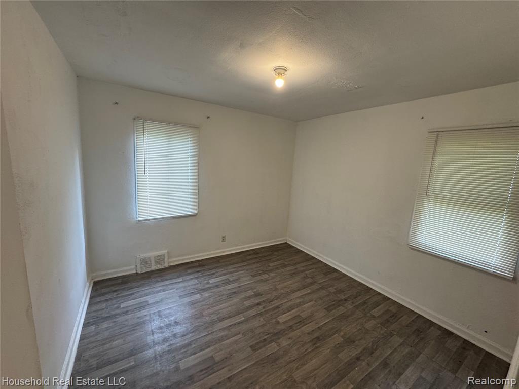 8211 Artesian Street, Detroit, MI 48228 — Photo 5