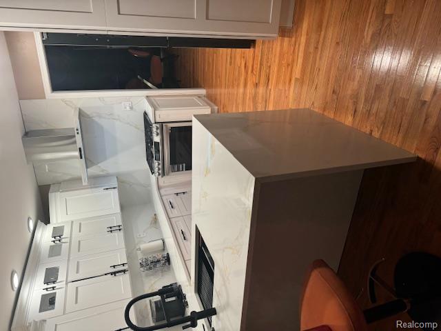 5541 W Walnut Circle W Circle, West Bloomfield, MI, 00000