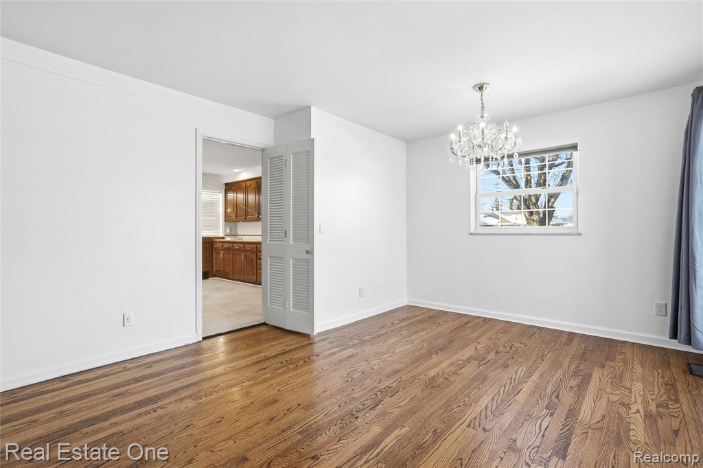 6341 N Charlesworth Street, Dearborn Heights, MI 48127 — Photo 5
