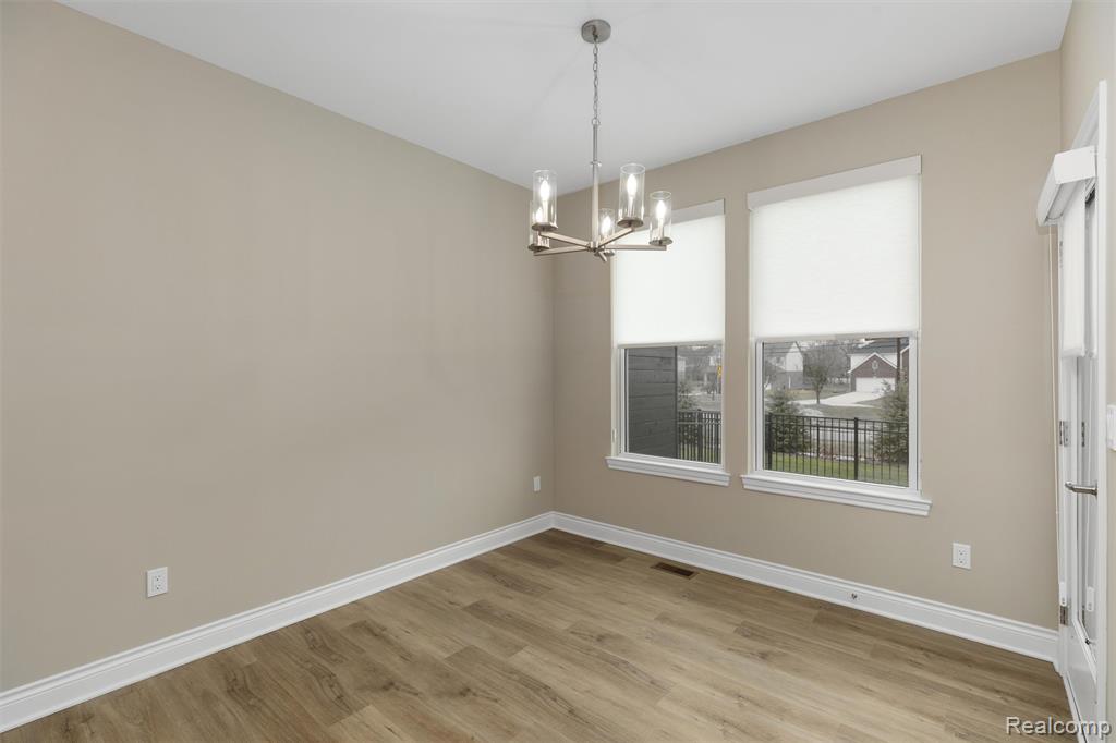 807 Balmoral Ln, Troy, MI 48085 — Photo 13