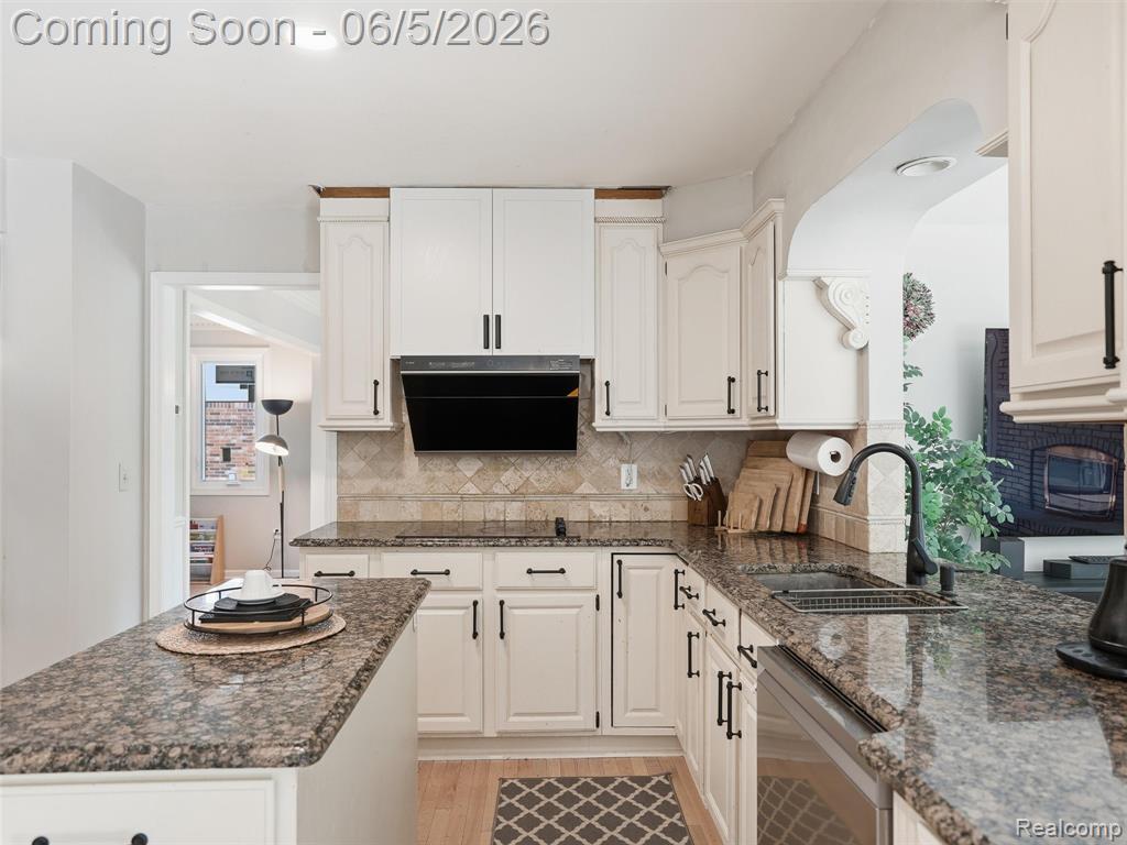 1232 Bradbury Drive, Troy, MI 48098 — Photo 52