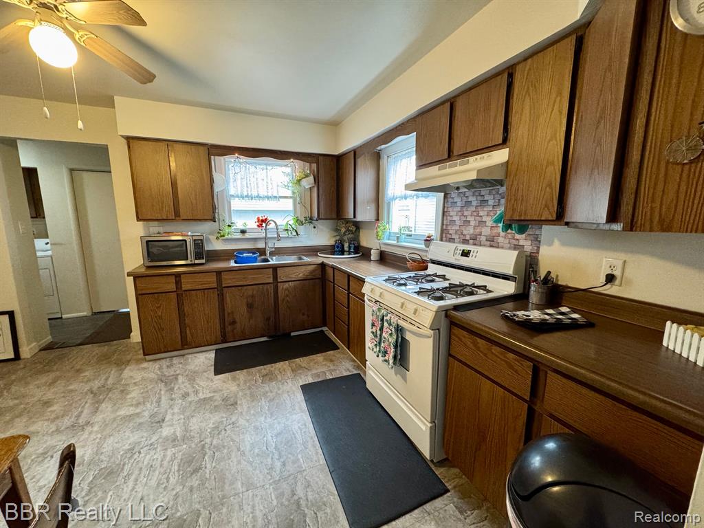 1218 LEXINGTON Parkway, Ypsilanti, MI 48198 — Photo 9