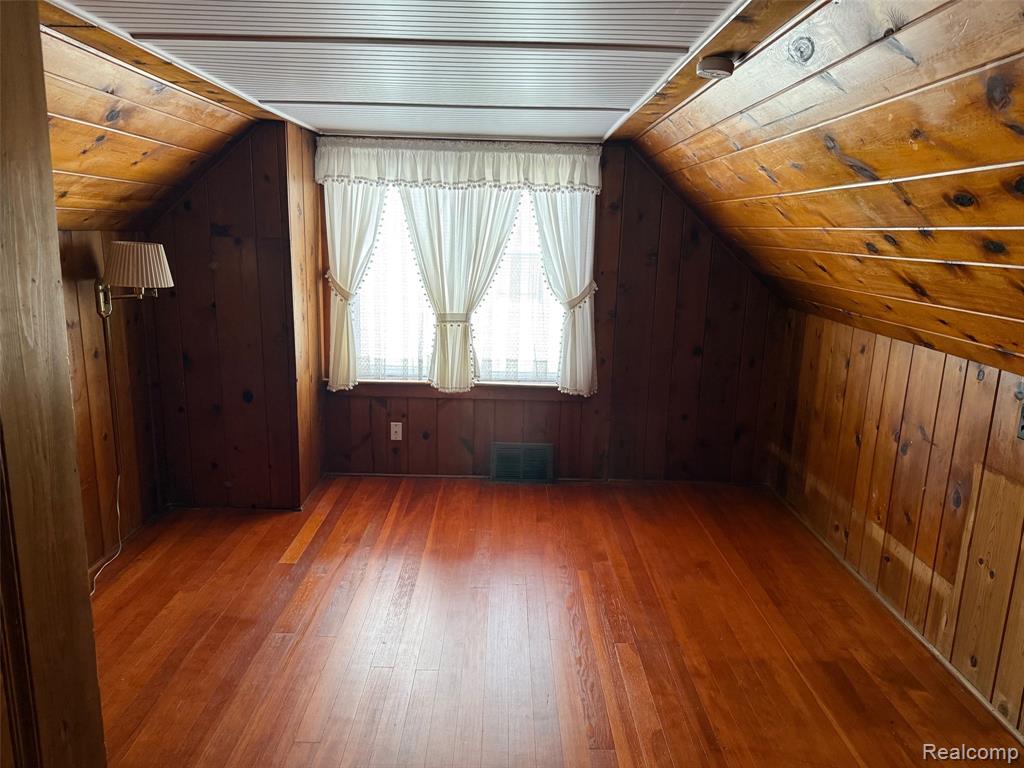 8060 Standard, Center Line, MI 48015 — Photo 22