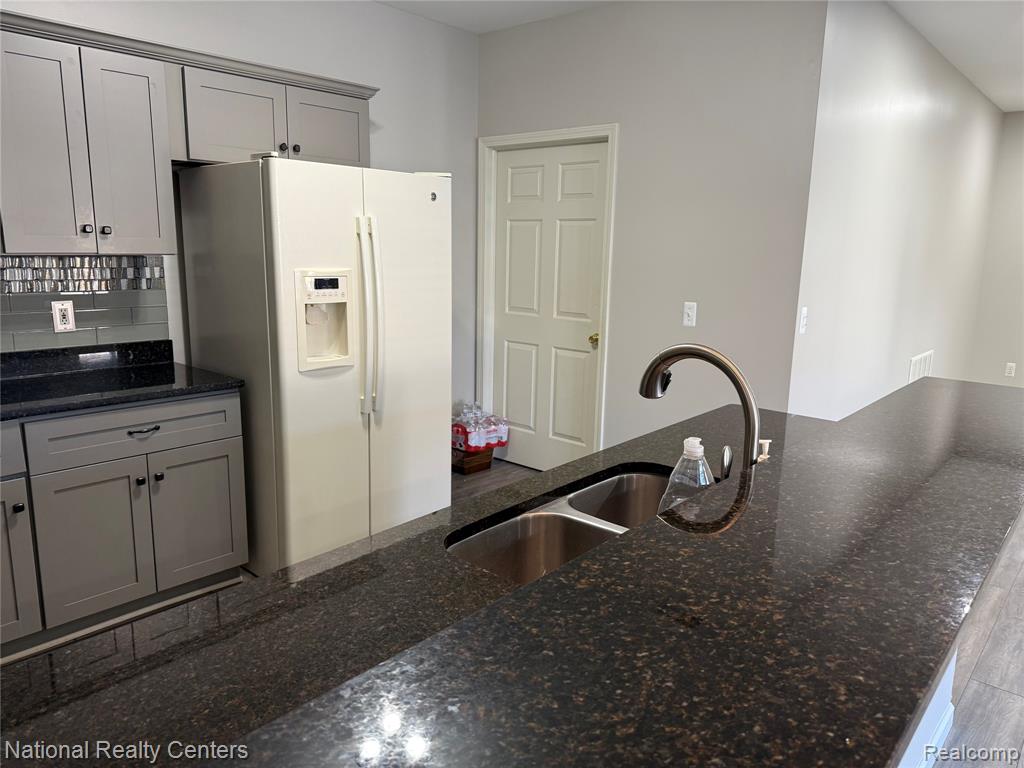 5686 Acorn Lane, Sterling Heights, MI 48314 — Photo 8