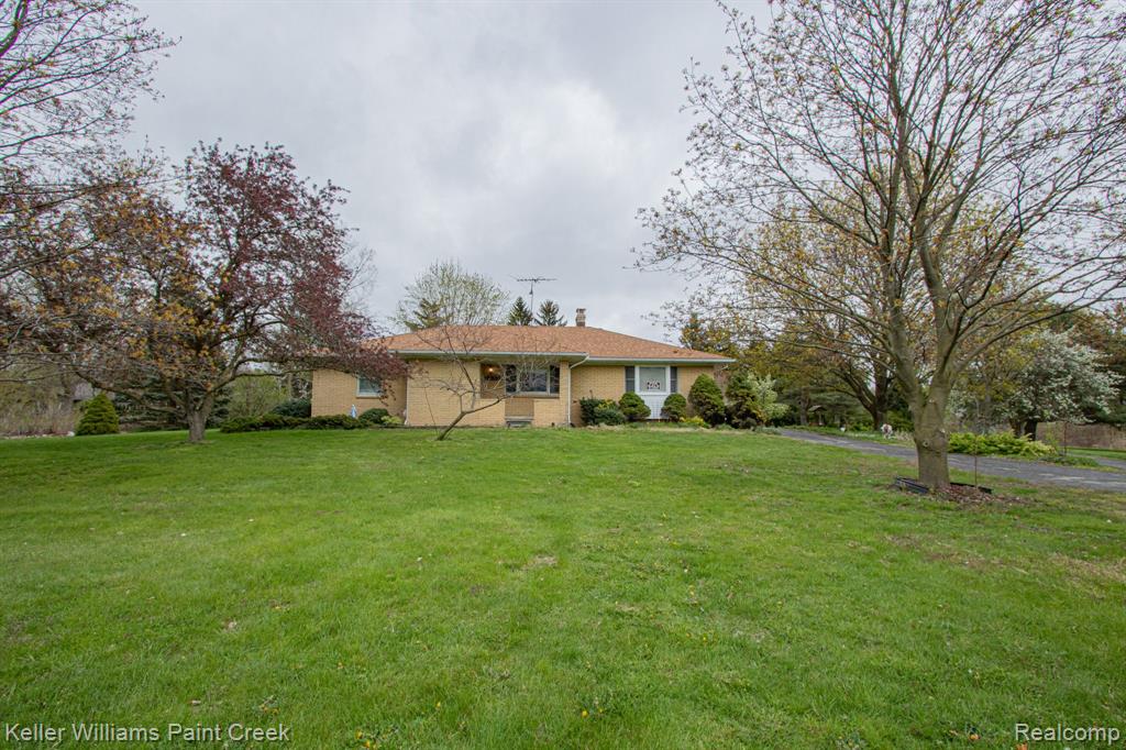 53330 SCHOENHERR Road, Shelby Twp, MI 48315 — front exterior