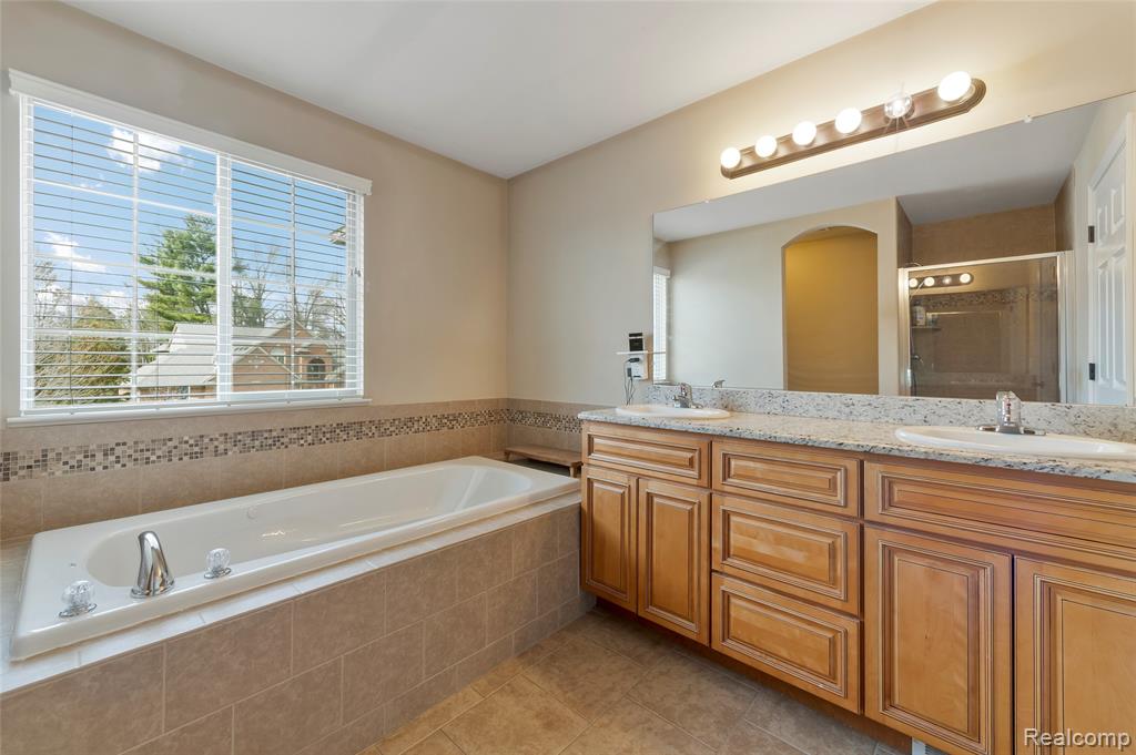 50692 Pinnacle Woods Lane, Macomb, MI 48042 — Photo 39