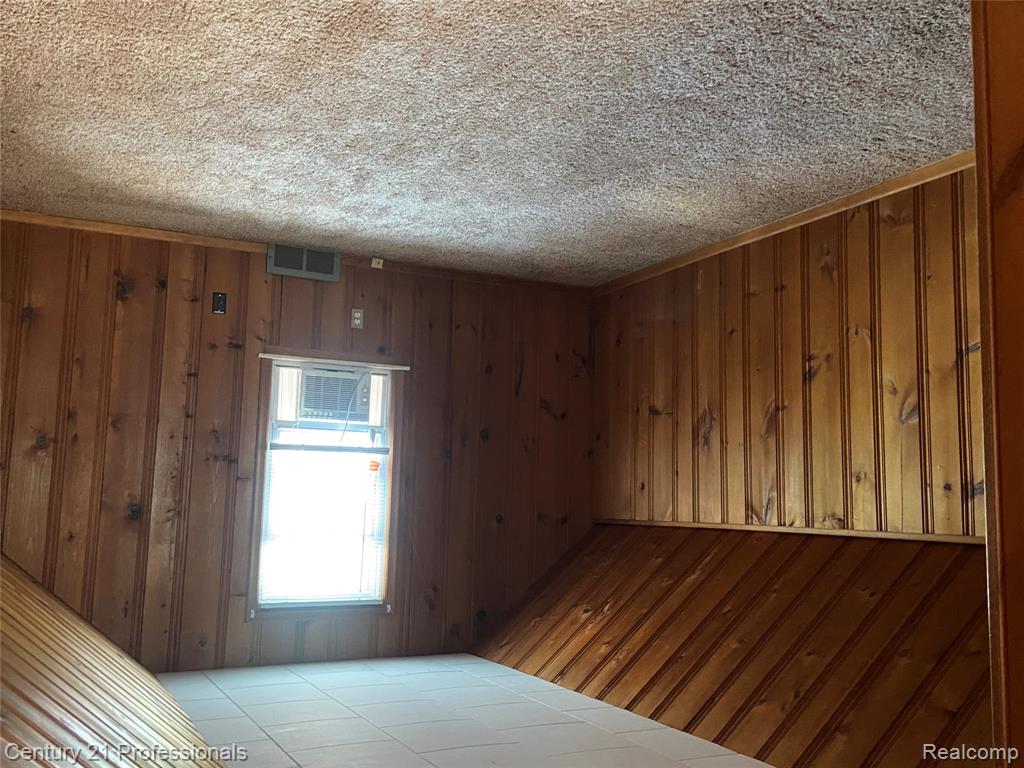 9555 Arcola Street, Livonia, MI 48150 — Photo 10