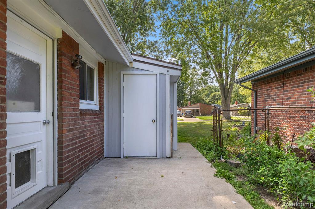 9341 POLK Street, Taylor, MI 48180 — Photo 33