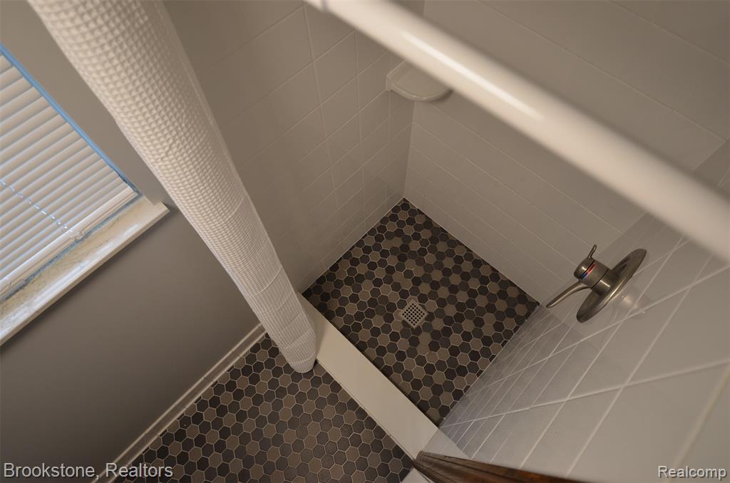 7244 Chapel View Drive, Clarkston, MI — Photo 50