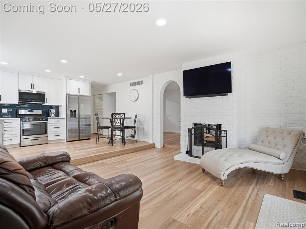 41411 Greenwood Drive, Canton, MI 48187 — Photo 17