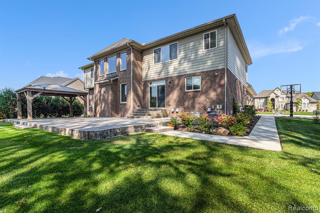 47541 Villa Terrace Court, Novi, MI — Photo 46