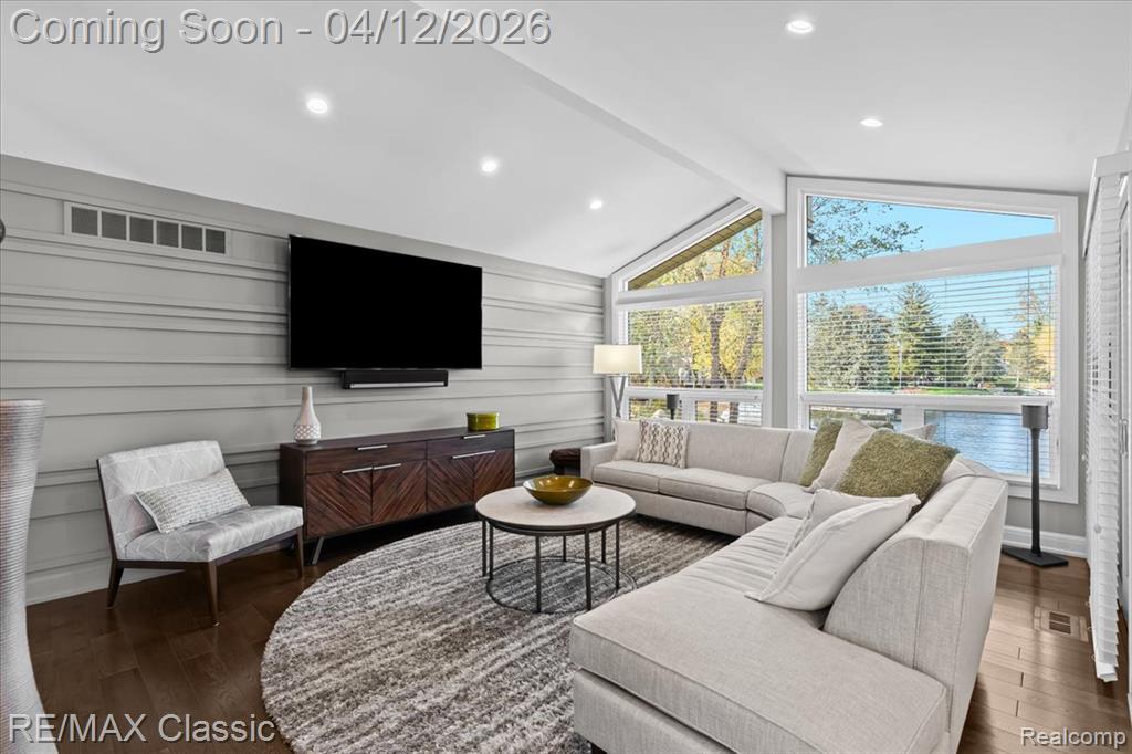 4751 Winewood Lane, Commerce Twp, MI 48382 — Photo 18