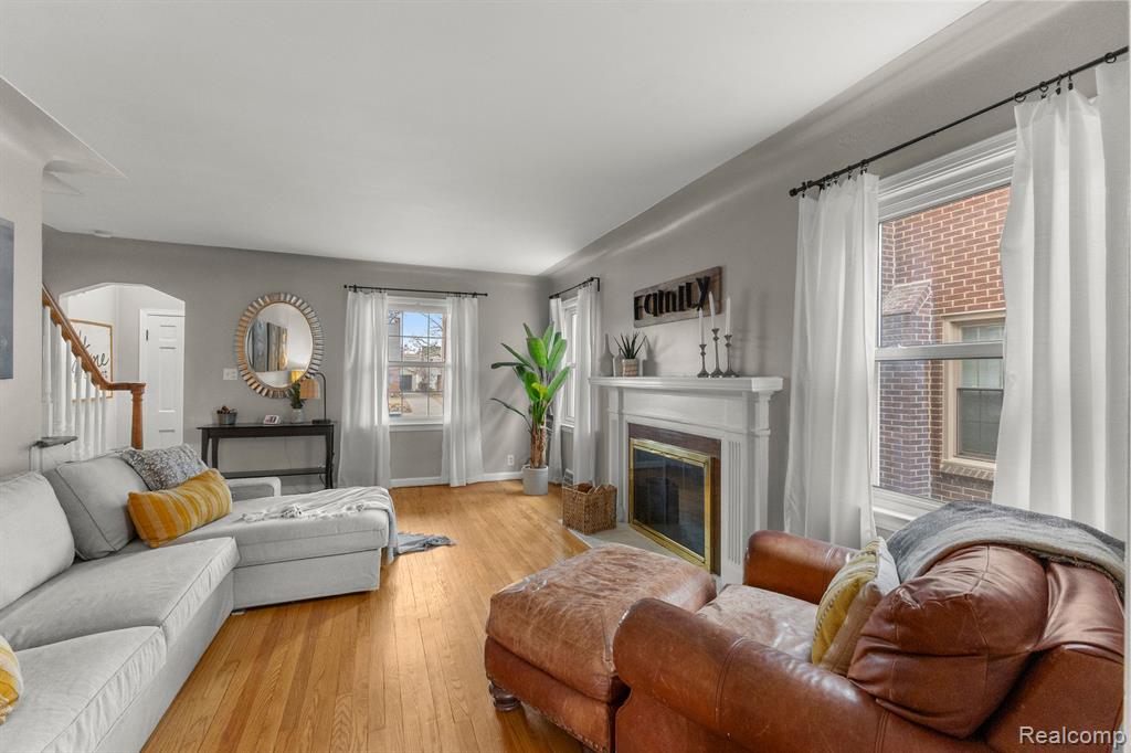 916 N MELBORN Street, Dearborn, MI 48128 — Photo 19
