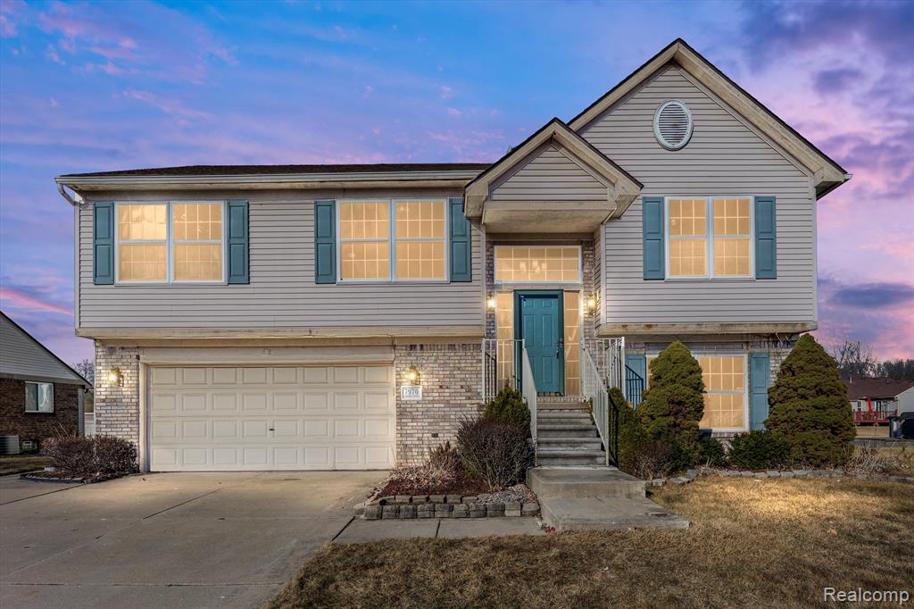 7970 AMBER Drive, Romulus, MI 48174 — Photo 2