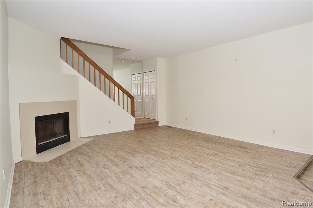 7296 Green Farm Road, West Bloomfield, MI — Photo 5